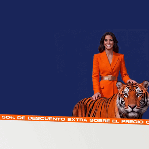 chica con ropa naranja y tigre
