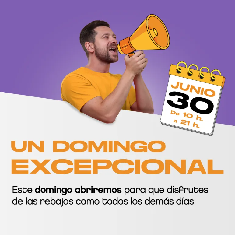 Chico con megáfono